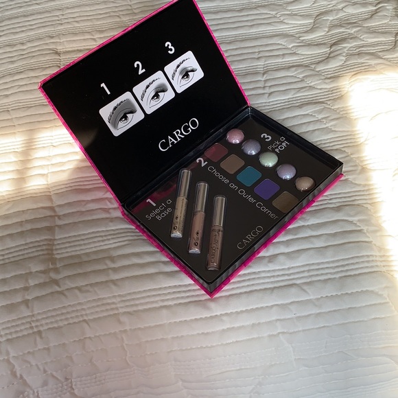 CARGO cosmetics eye shadow palette kit - Picture 5 of 8